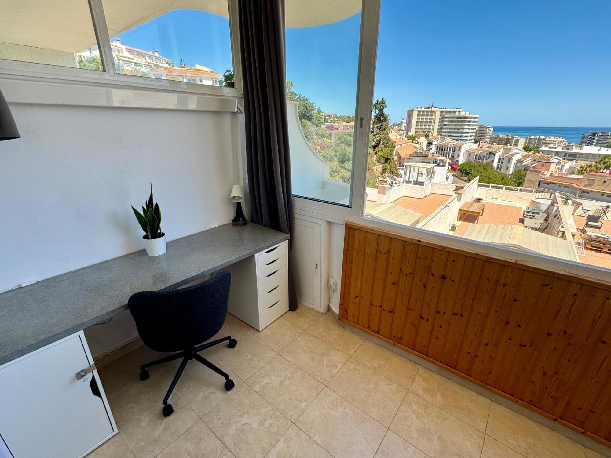 Cozy Fuengirola Apartment With Sea View & Pool Exterior photo