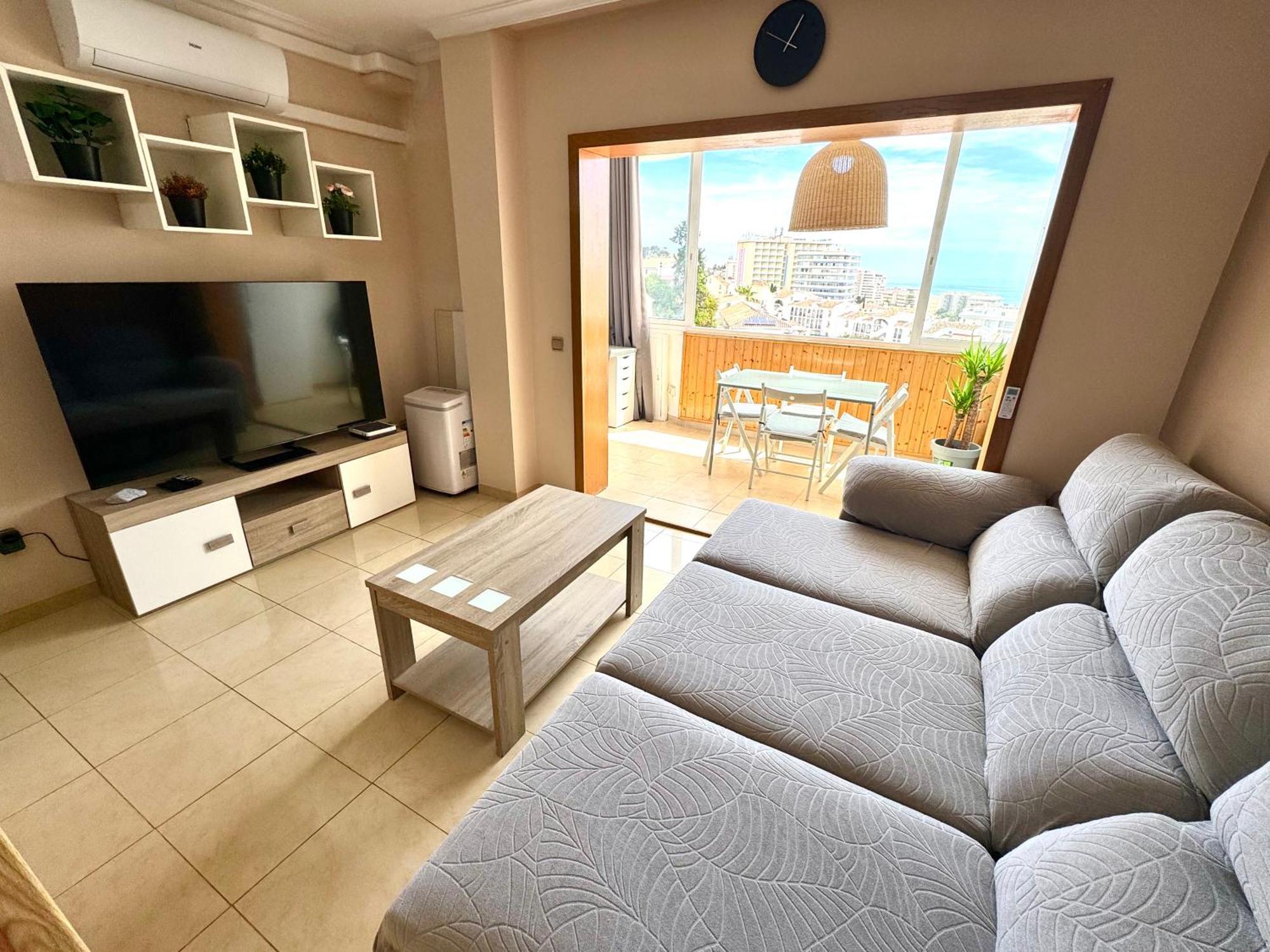Cozy Fuengirola Apartment With Sea View & Pool Exterior photo
